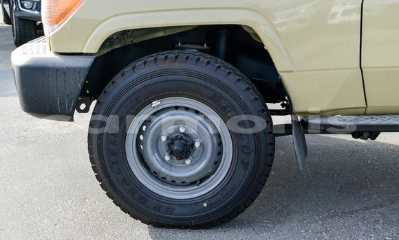 Buy Import Toyota Land Cruiser Beige Car in Import - Dubai in Agalega Islands Buy Import Toyota Land Cruiser Beige Car in Import - Dubai in Agalega Islands
