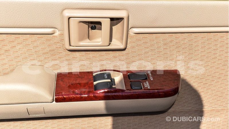 Big with watermark toyota land cruiser agalega islands import dubai 4140