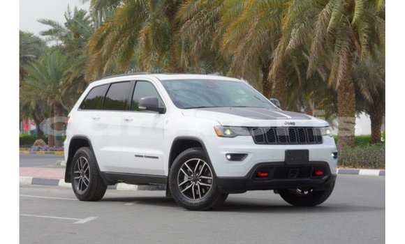 Buy Import Jeep Grand Cherokee White Car in Import - Dubai in Agalega Islands