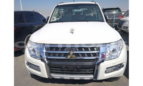 Acheter Import Voiture Mitsubishi Pajero Blanc à Import - Dubai, Îles Agalega Acheter Import Voiture Mitsubishi Pajero Blanc à Import - Dubai, Îles Agalega