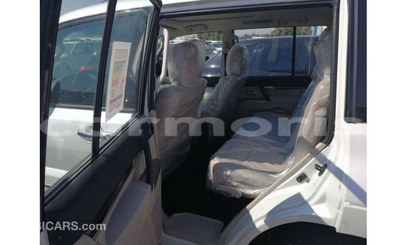 Acheter Import Voiture Mitsubishi Pajero Blanc à Import - Dubai, Îles Agalega Acheter Import Voiture Mitsubishi Pajero Blanc à Import - Dubai, Îles Agalega