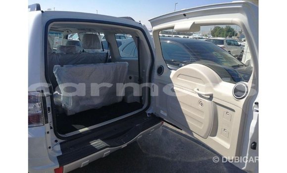 Acheter Import Voiture Mitsubishi Pajero Blanc à Import - Dubai, Îles Agalega Acheter Import Voiture Mitsubishi Pajero Blanc à Import - Dubai, Îles Agalega