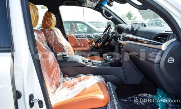 Acheter Import Voiture Lexus LX Blanc à Import - Dubai, Îles Agalega Acheter Import Voiture Lexus LX Blanc à Import - Dubai, Îles Agalega