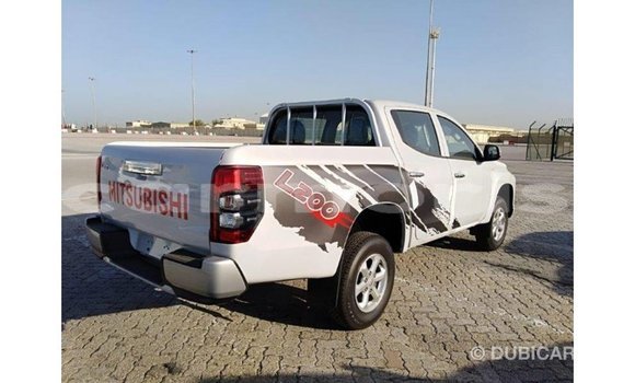Buy Import Mitsubishi L200 White Car in Import - Dubai in Agalega Islands Buy Import Mitsubishi L200 White Car in Import - Dubai in Agalega Islands