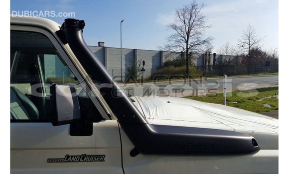 Buy Import Toyota Land Cruiser White Car in Import - Dubai in Agalega Islands Buy Import Toyota Land Cruiser White Car in Import - Dubai in Agalega Islands