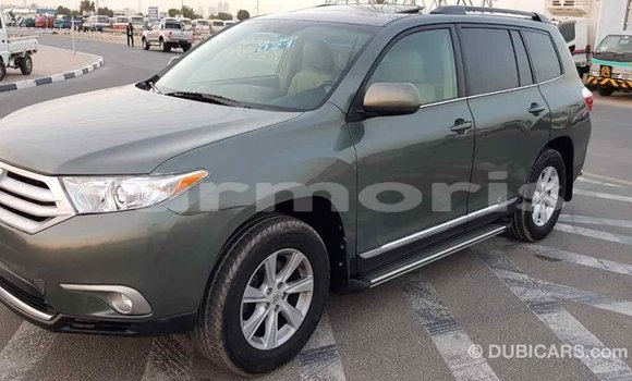 Buy Import Toyota Highlander Green Car in Import - Dubai in Agalega Islands Buy Import Toyota Highlander Green Car in Import - Dubai in Agalega Islands