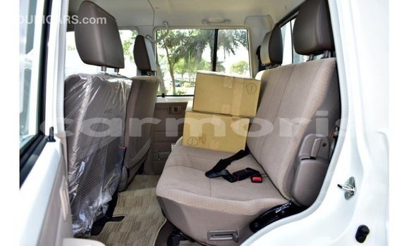 Acheter Import Voiture Toyota Land Cruiser Blanc à Import - Dubai, Îles Agalega Acheter Import Voiture Toyota Land Cruiser Blanc à Import - Dubai, Îles Agalega
