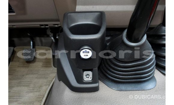 Acheter Import Voiture Toyota Land Cruiser Blanc à Import - Dubai, Îles Agalega Acheter Import Voiture Toyota Land Cruiser Blanc à Import - Dubai, Îles Agalega