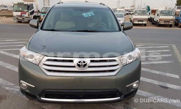 Buy Import Toyota Highlander Green Car in Import - Dubai in Agalega Islands Buy Import Toyota Highlander Green Car in Import - Dubai in Agalega Islands