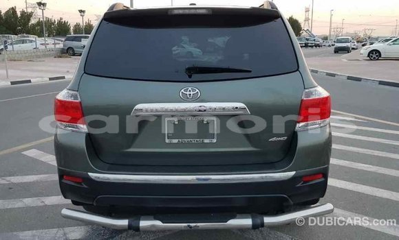 Buy Import Toyota Highlander Green Car in Import - Dubai in Agalega Islands Buy Import Toyota Highlander Green Car in Import - Dubai in Agalega Islands