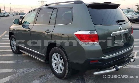 Buy Import Toyota Highlander Green Car in Import - Dubai in Agalega Islands Buy Import Toyota Highlander Green Car in Import - Dubai in Agalega Islands