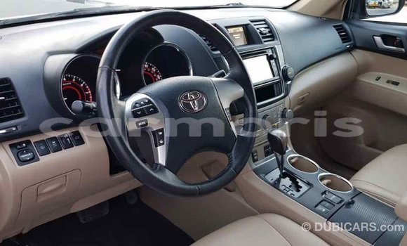 Buy Import Toyota Highlander Green Car in Import - Dubai in Agalega Islands Buy Import Toyota Highlander Green Car in Import - Dubai in Agalega Islands