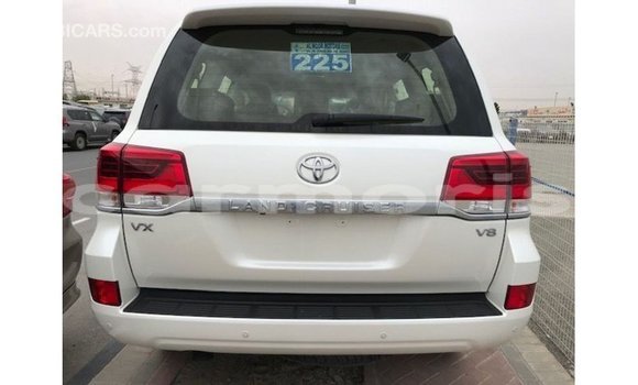 Acheter Import Voiture Toyota Land Cruiser Blanc à Import - Dubai, Îles Agalega Acheter Import Voiture Toyota Land Cruiser Blanc à Import - Dubai, Îles Agalega