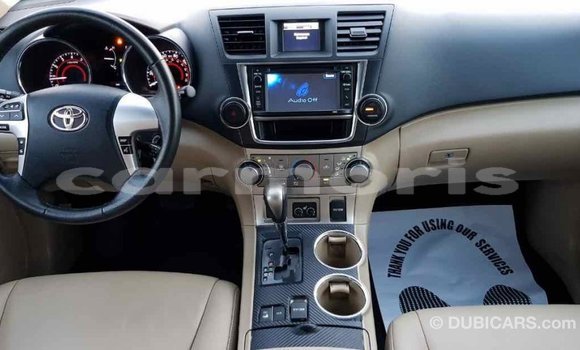 Buy Import Toyota Highlander Green Car in Import - Dubai in Agalega Islands Buy Import Toyota Highlander Green Car in Import - Dubai in Agalega Islands