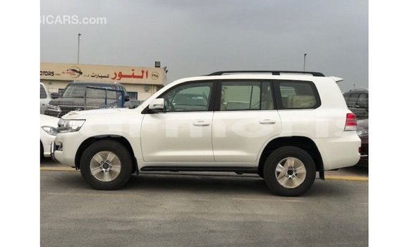 Acheter Import Voiture Toyota Land Cruiser Blanc à Import - Dubai, Îles Agalega Acheter Import Voiture Toyota Land Cruiser Blanc à Import - Dubai, Îles Agalega