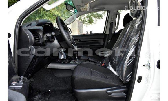 Acheter Import Voiture Toyota Hilux Blanc à Import - Dubai, Îles Agalega Acheter Import Voiture Toyota Hilux Blanc à Import - Dubai, Îles Agalega