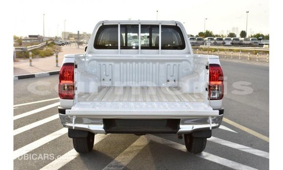 Acheter Import Voiture Toyota Hilux Blanc à Import - Dubai, Îles Agalega Acheter Import Voiture Toyota Hilux Blanc à Import - Dubai, Îles Agalega