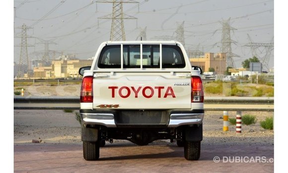 Acheter Import Voiture Toyota Hilux Blanc à Import - Dubai, Îles Agalega Acheter Import Voiture Toyota Hilux Blanc à Import - Dubai, Îles Agalega