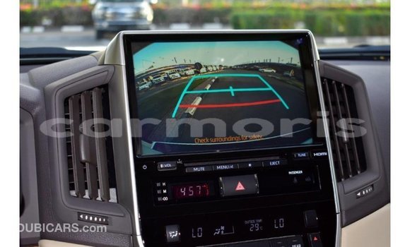 Acheter Import Voiture Toyota Land Cruiser Blanc à Import - Dubai, Îles Agalega Acheter Import Voiture Toyota Land Cruiser Blanc à Import - Dubai, Îles Agalega