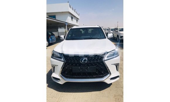 Acheter Import Voiture Lexus LX Blanc à Import - Dubai, Îles Agalega Acheter Import Voiture Lexus LX Blanc à Import - Dubai, Îles Agalega