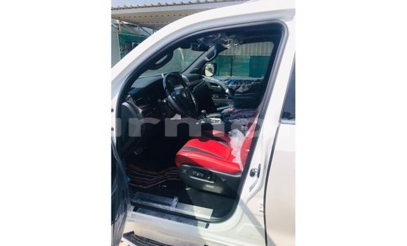 Acheter Import Voiture Lexus LX Blanc à Import - Dubai, Îles Agalega Acheter Import Voiture Lexus LX Blanc à Import - Dubai, Îles Agalega