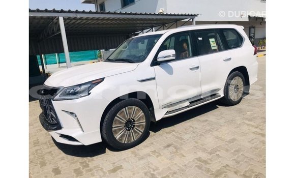 Acheter Import Voiture Lexus LX Blanc à Import - Dubai, Îles Agalega Acheter Import Voiture Lexus LX Blanc à Import - Dubai, Îles Agalega