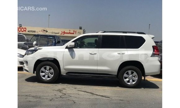 Acheter Import Voiture Toyota Prado Blanc à Import - Dubai, Îles Agalega Acheter Import Voiture Toyota Prado Blanc à Import - Dubai, Îles Agalega