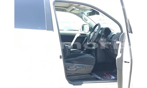 Acheter Import Voiture Toyota Prado Blanc à Import - Dubai, Îles Agalega Acheter Import Voiture Toyota Prado Blanc à Import - Dubai, Îles Agalega