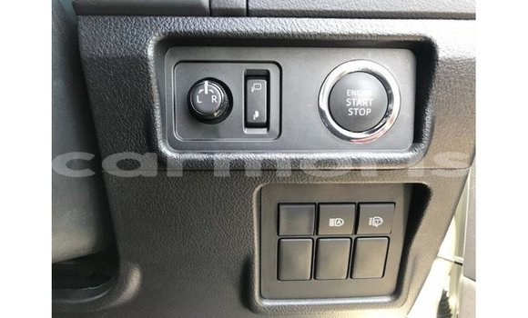 Acheter Import Voiture Toyota Prado Blanc à Import - Dubai, Îles Agalega Acheter Import Voiture Toyota Prado Blanc à Import - Dubai, Îles Agalega