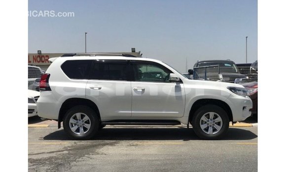 Acheter Import Voiture Toyota Prado Blanc à Import - Dubai, Îles Agalega Acheter Import Voiture Toyota Prado Blanc à Import - Dubai, Îles Agalega