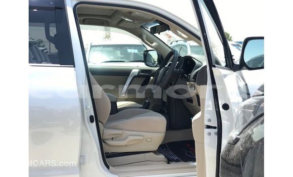 Acheter Import Voiture Toyota Prado Blanc à Import - Dubai, Îles Agalega Acheter Import Voiture Toyota Prado Blanc à Import - Dubai, Îles Agalega