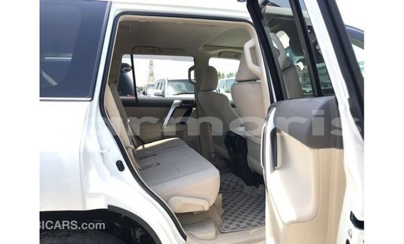 Acheter Import Voiture Toyota Prado Blanc à Import - Dubai, Îles Agalega Acheter Import Voiture Toyota Prado Blanc à Import - Dubai, Îles Agalega