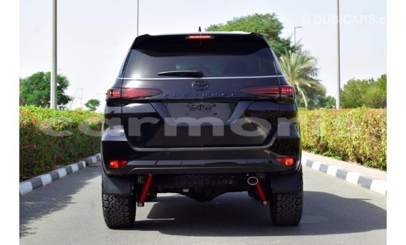 Acheter Import Voiture Toyota Fortuner Noir à Import - Dubai, Îles Agalega Acheter Import Voiture Toyota Fortuner Noir à Import - Dubai, Îles Agalega