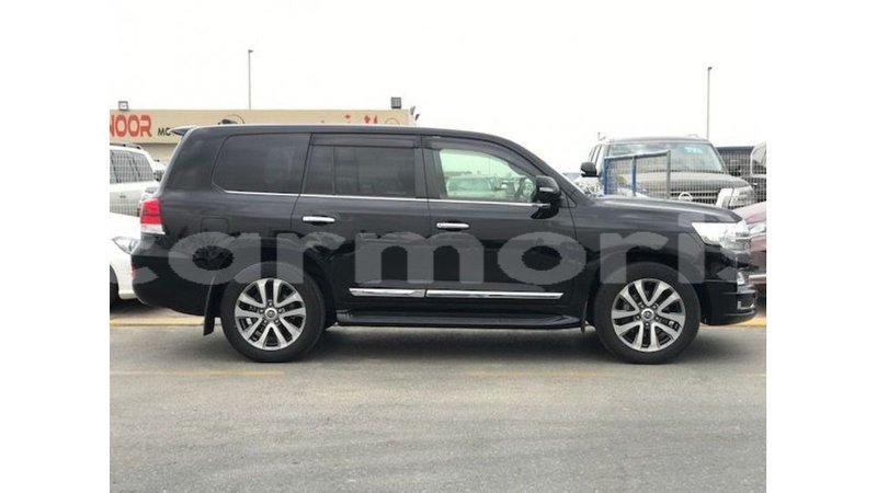 Big with watermark toyota land cruiser agalega islands import dubai 4259