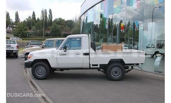 Buy Import Toyota Land Cruiser White Car in Import - Dubai in Agalega Islands Buy Import Toyota Land Cruiser White Car in Import - Dubai in Agalega Islands