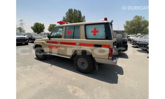 Acheter Import Utilitaire Toyota DA Beige à Import - Dubai, Îles Agalega Acheter Import Utilitaire Toyota DA Beige à Import - Dubai, Îles Agalega