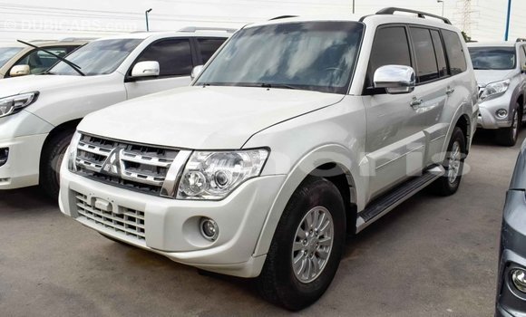 Buy Import Mitsubishi Pajero White Car in Import - Dubai in Agalega Islands Buy Import Mitsubishi Pajero White Car in Import - Dubai in Agalega Islands