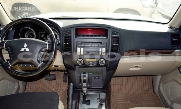 Buy Import Mitsubishi Pajero White Car in Import - Dubai in Agalega Islands Buy Import Mitsubishi Pajero White Car in Import - Dubai in Agalega Islands