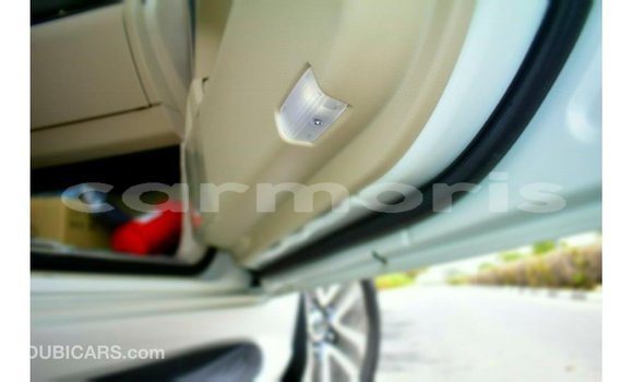 Acheter Import Voiture Toyota Land Cruiser Blanc à Import - Dubai, Îles Agalega Acheter Import Voiture Toyota Land Cruiser Blanc à Import - Dubai, Îles Agalega