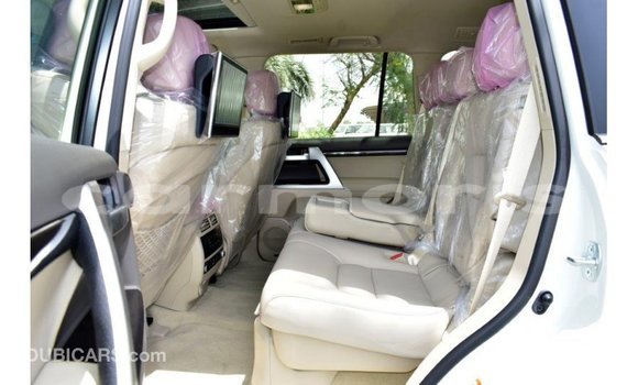 Acheter Import Voiture Toyota Land Cruiser Blanc à Import - Dubai, Îles Agalega Acheter Import Voiture Toyota Land Cruiser Blanc à Import - Dubai, Îles Agalega