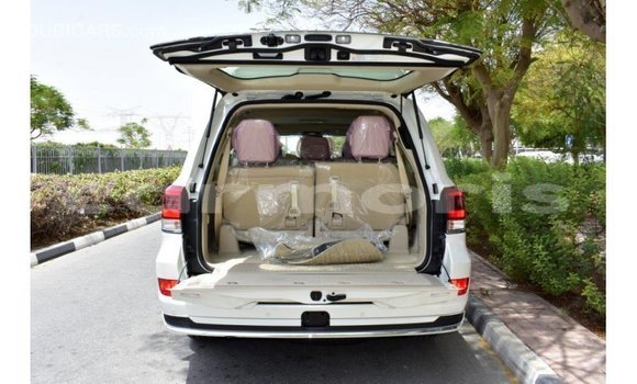 Acheter Import Voiture Toyota Land Cruiser Blanc à Import - Dubai, Îles Agalega Acheter Import Voiture Toyota Land Cruiser Blanc à Import - Dubai, Îles Agalega