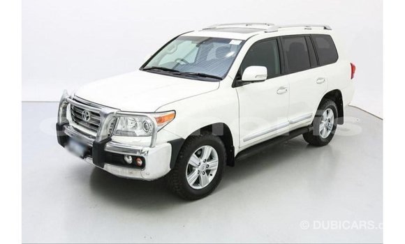 Acheter Import Voiture Toyota Land Cruiser Blanc à Import - Dubai, Îles Agalega Acheter Import Voiture Toyota Land Cruiser Blanc à Import - Dubai, Îles Agalega