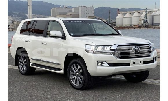 Buy Import Toyota Land Cruiser White Car in Import - Dubai in Agalega Islands Buy Import Toyota Land Cruiser White Car in Import - Dubai in Agalega Islands