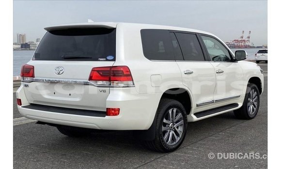 Buy Import Toyota Land Cruiser White Car in Import - Dubai in Agalega Islands Buy Import Toyota Land Cruiser White Car in Import - Dubai in Agalega Islands
