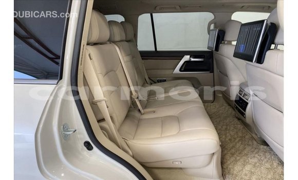 Buy Import Toyota Land Cruiser White Car in Import - Dubai in Agalega Islands Buy Import Toyota Land Cruiser White Car in Import - Dubai in Agalega Islands