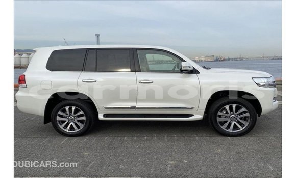 Buy Import Toyota Land Cruiser White Car in Import - Dubai in Agalega Islands Buy Import Toyota Land Cruiser White Car in Import - Dubai in Agalega Islands
