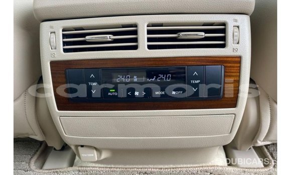 Acheter Import Voiture Toyota Land Cruiser Rouge à Import - Dubai, Îles Agalega Acheter Import Voiture Toyota Land Cruiser Rouge à Import - Dubai, Îles Agalega