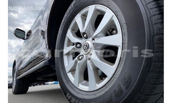 Acheter Import Voiture Toyota Land Cruiser Rouge à Import - Dubai, Îles Agalega Acheter Import Voiture Toyota Land Cruiser Rouge à Import - Dubai, Îles Agalega