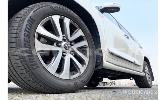 Acheter Import Voiture Toyota Land Cruiser Blanc à Import - Dubai, Îles Agalega Acheter Import Voiture Toyota Land Cruiser Blanc à Import - Dubai, Îles Agalega