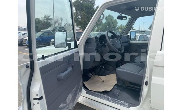Buy Import Toyota Land Cruiser White Car in Import - Dubai in Agalega Islands Buy Import Toyota Land Cruiser White Car in Import - Dubai in Agalega Islands